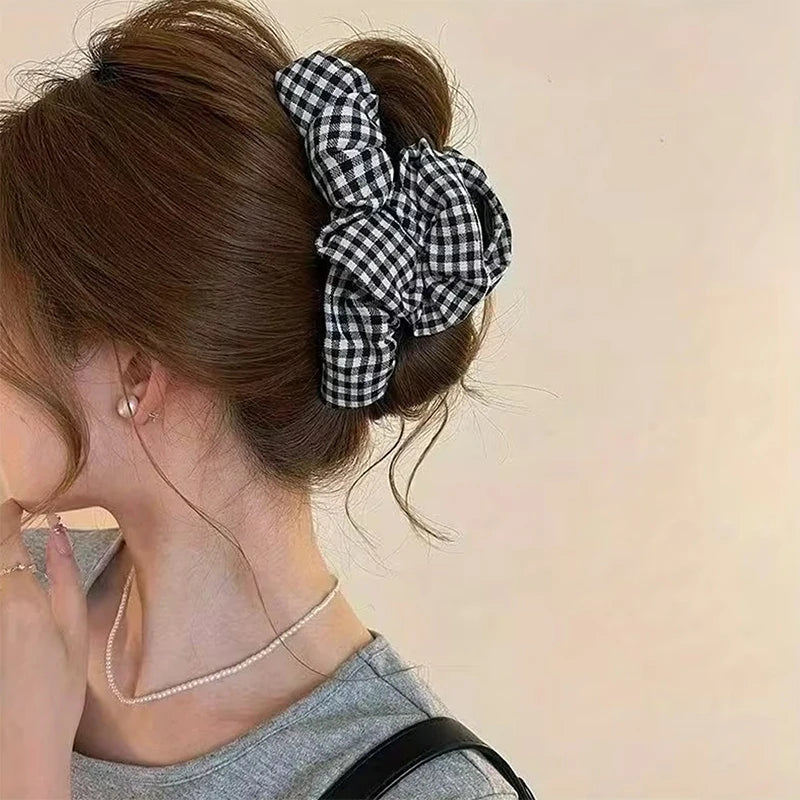 Korean-Style Black and White Checkered Bubble Hair Clip - Minimalist Shark Hairpin