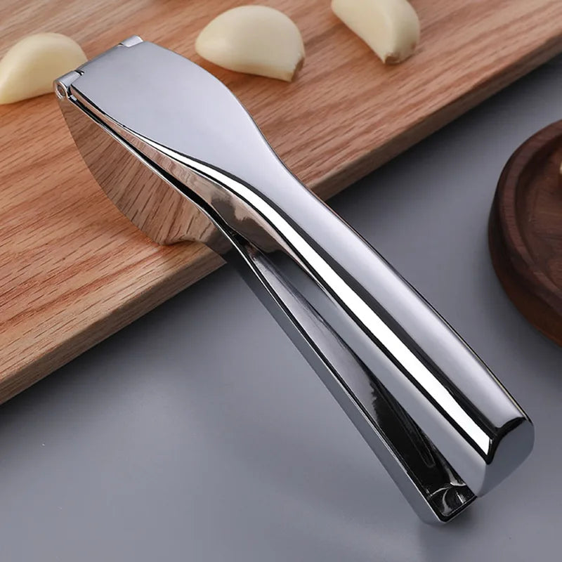Manual Garlic Press with Ergonomic Grip - Anti-Rust Kitchen Tool for Mincing & Crushing