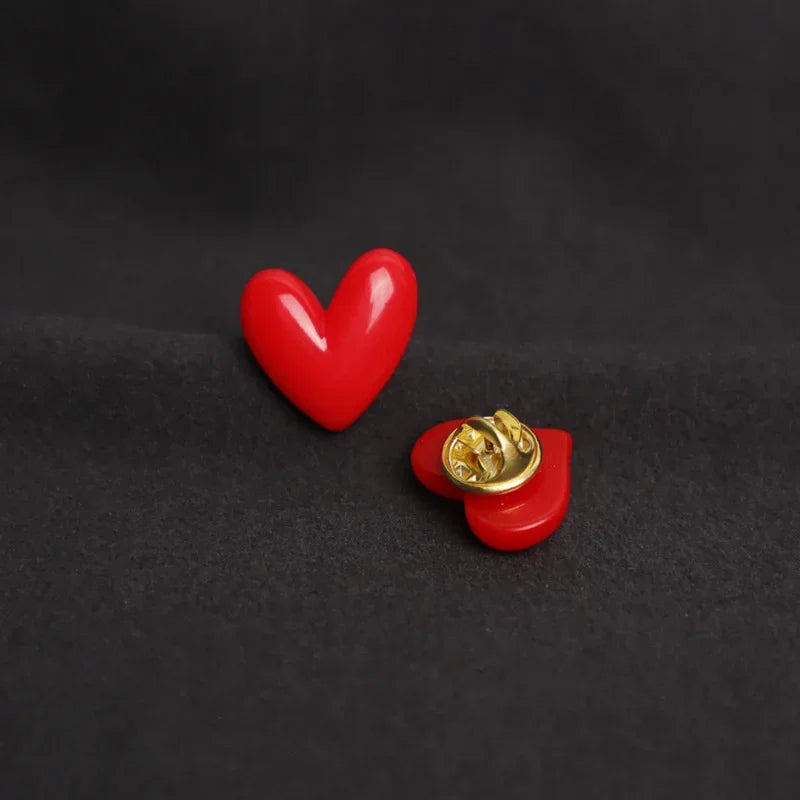 Cute Red Heart Brooches Romantic Love Resin Pins Decorative Jewelry Gift for Clothes & Bags
