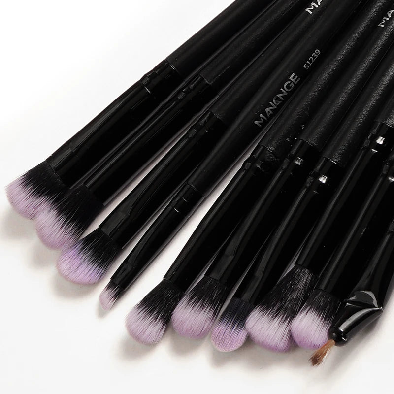 18-Piece Professional Makeup Brush Set with Blender Sponges - Beauty Tools