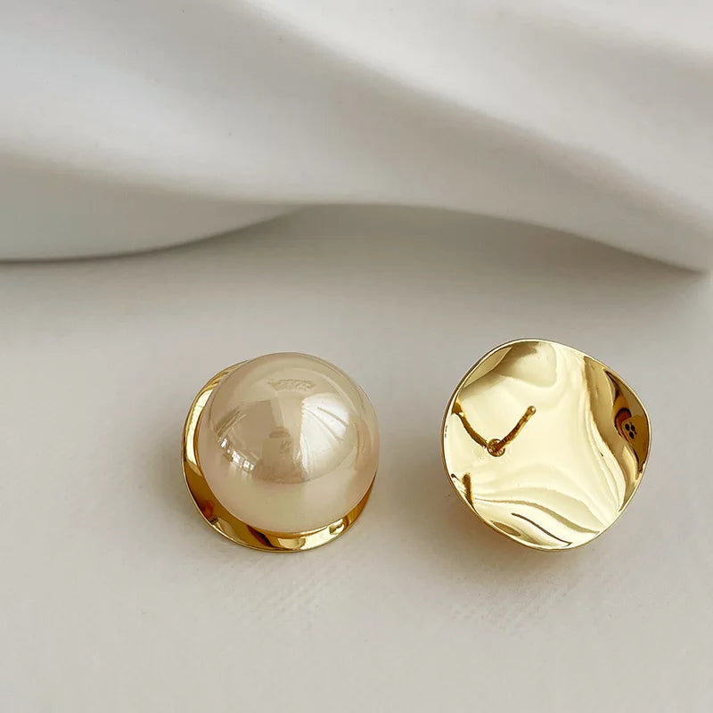 Light Luxury Pearl Stud Earrings for Women - Elegant Gold Metal Jewelry