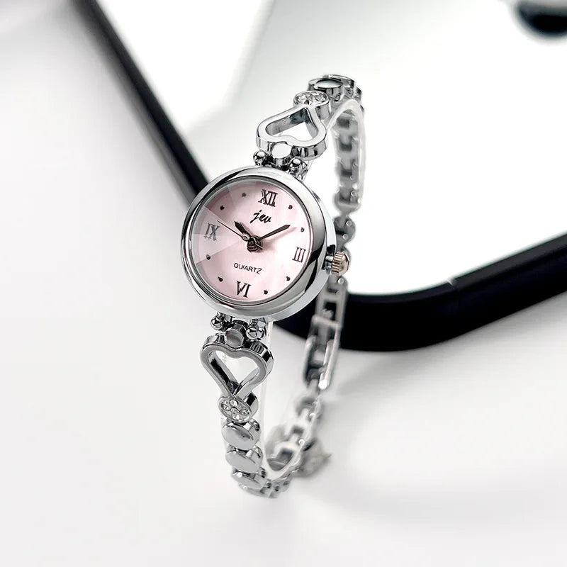 Women's Exquisite Heart Bracelet Waterproof Quartz Watch - Light Luxury Gift