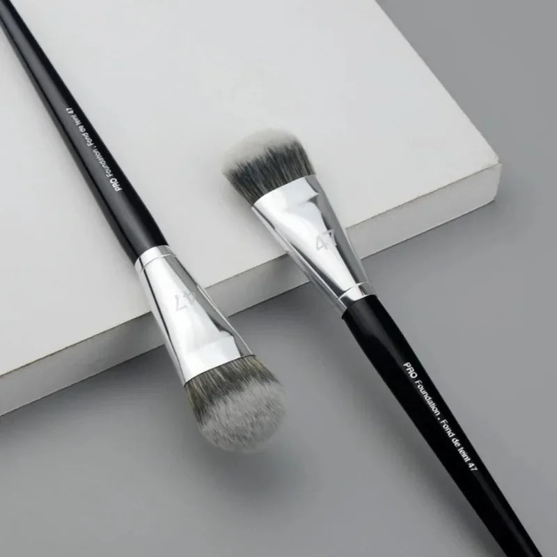 Professional Foundation Brush with Broom Head for Liquid & Face Makeup