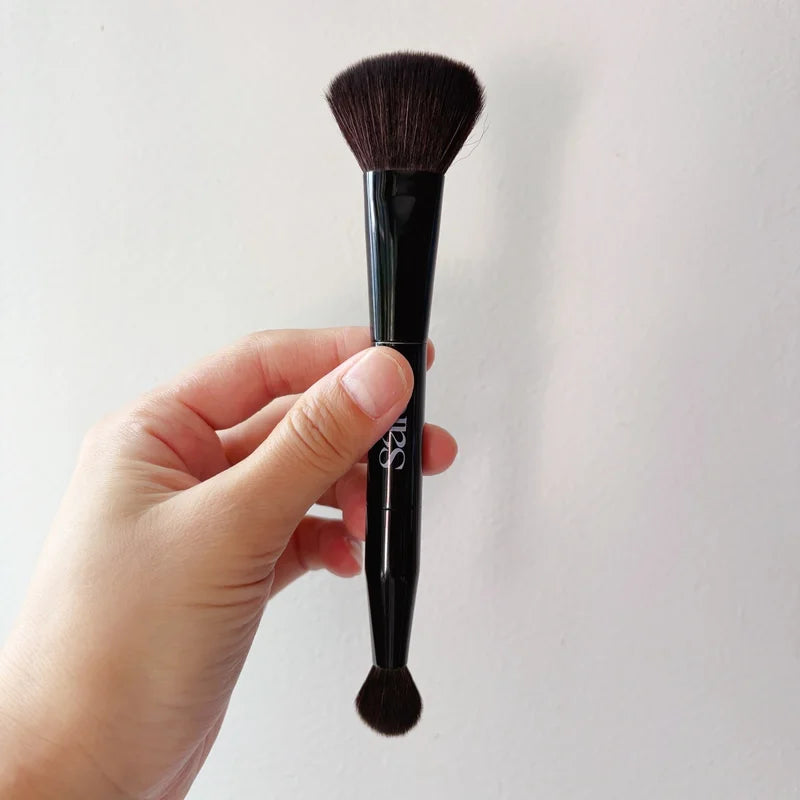 Dual-Ended Makeup Brush for Concealer, Sculpt, and Blush - Soft Synthetic