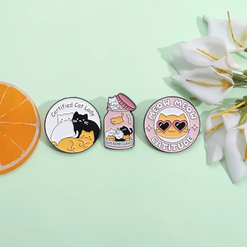 Cute Cat Enamel Pins Cartoon Kitty Claw Animal Brooches Jewelry Gifts