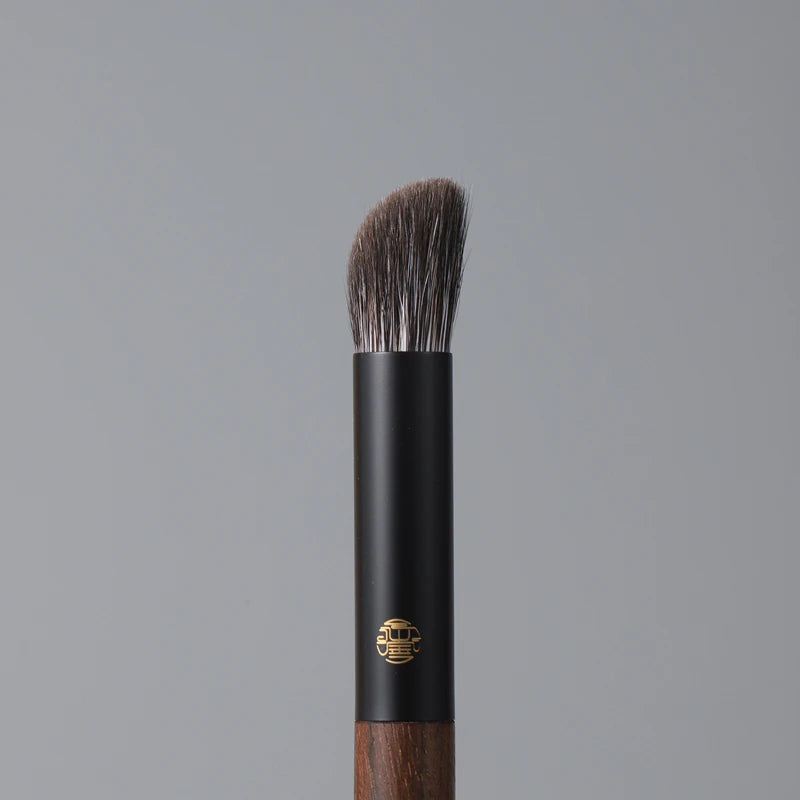 Professional Makeup Brush with Blue Fox Hair - Blending & Contouring Eye Shadow Brush