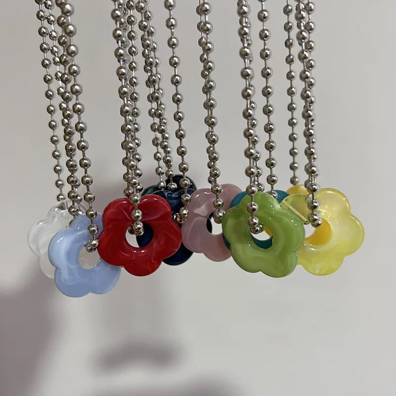 Elegant Acrylic Flowers Pendant Necklace for Women Trendy Clavicle Chain Jewelry