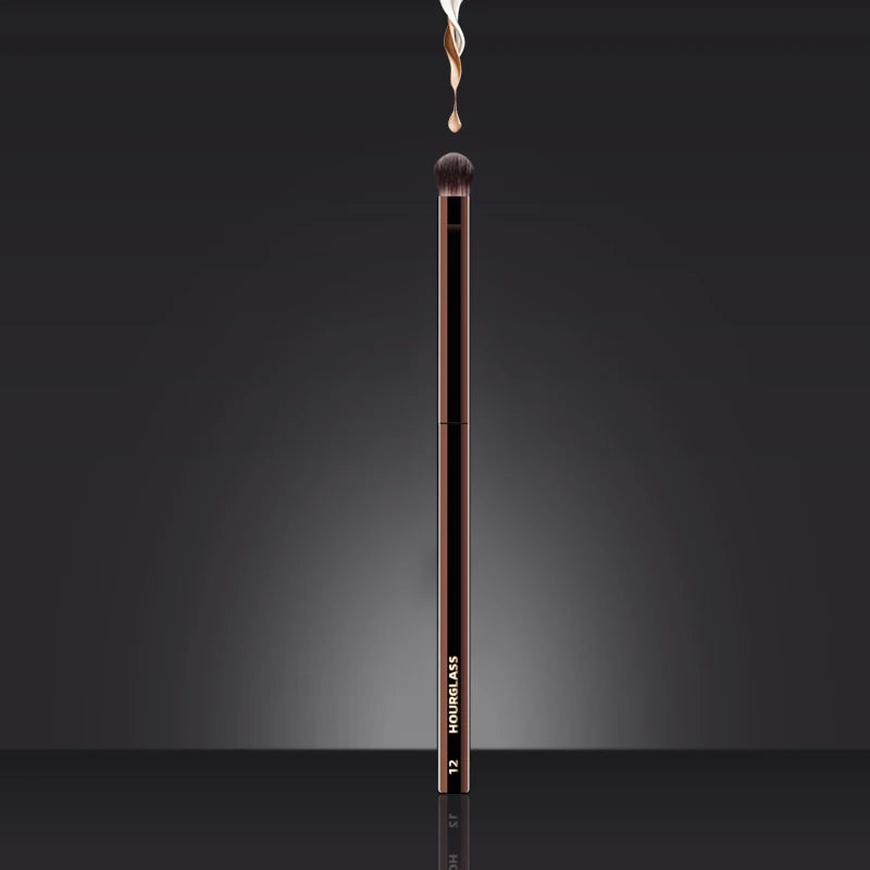 Eye Shadow Brush No.12 Beveled Makeup Brush Soft Skin-Friendly Fiber Hair Single Eye Makeup Tool