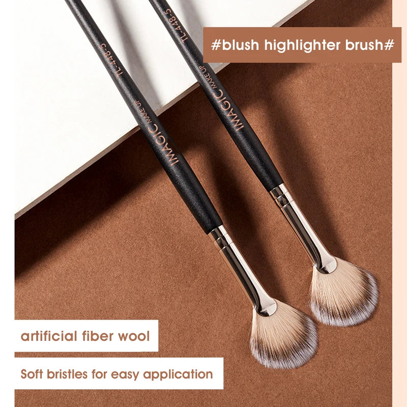 Highlighting Blush Brush - Professional Facial Makeup Tool, Black