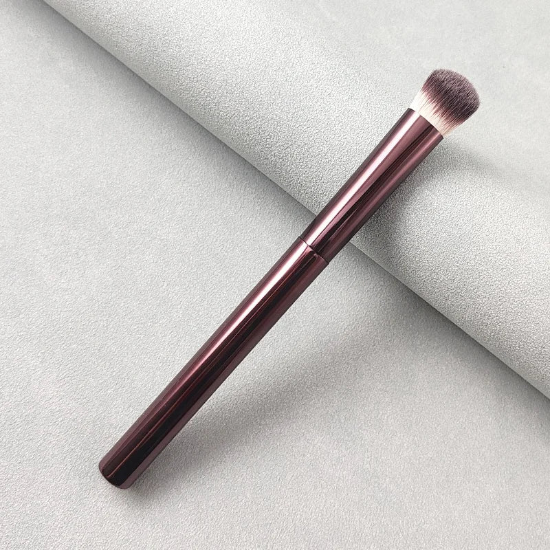 Vanish Concealer Brush - Angled Synthetic Makeup Tool for Liquid & Cream