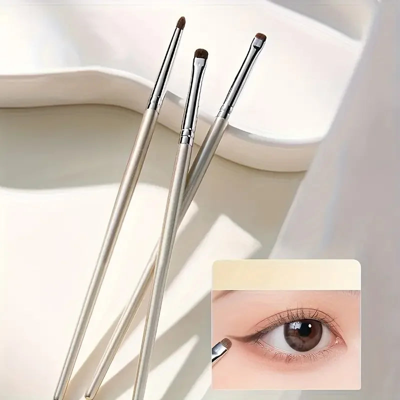 3PCS Small Eyeshadow Brush Set for Detailed Blending & Smudging - Makeup Tools