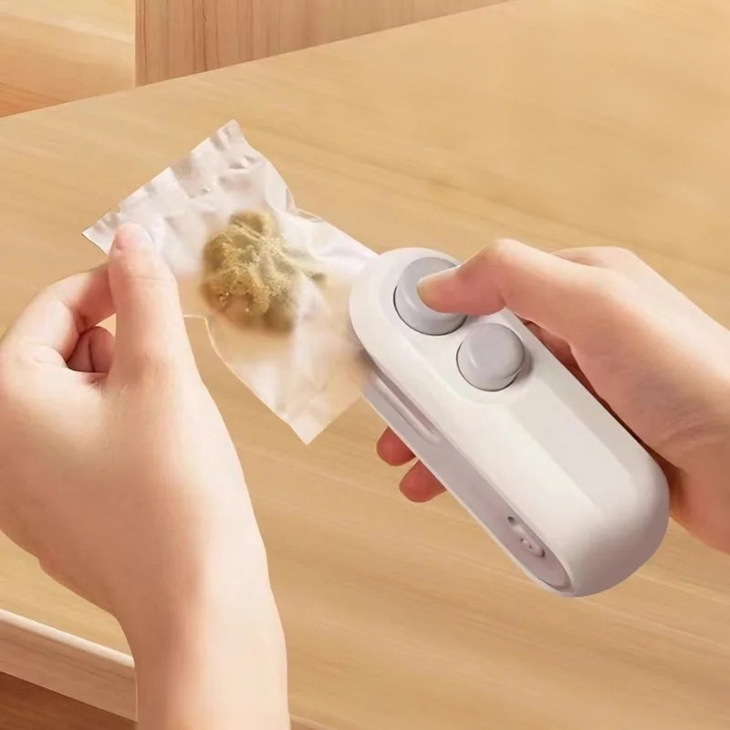 Portable Rechargeable 2-in-1 Bag Sealer & Cutter - Food Storage Tool