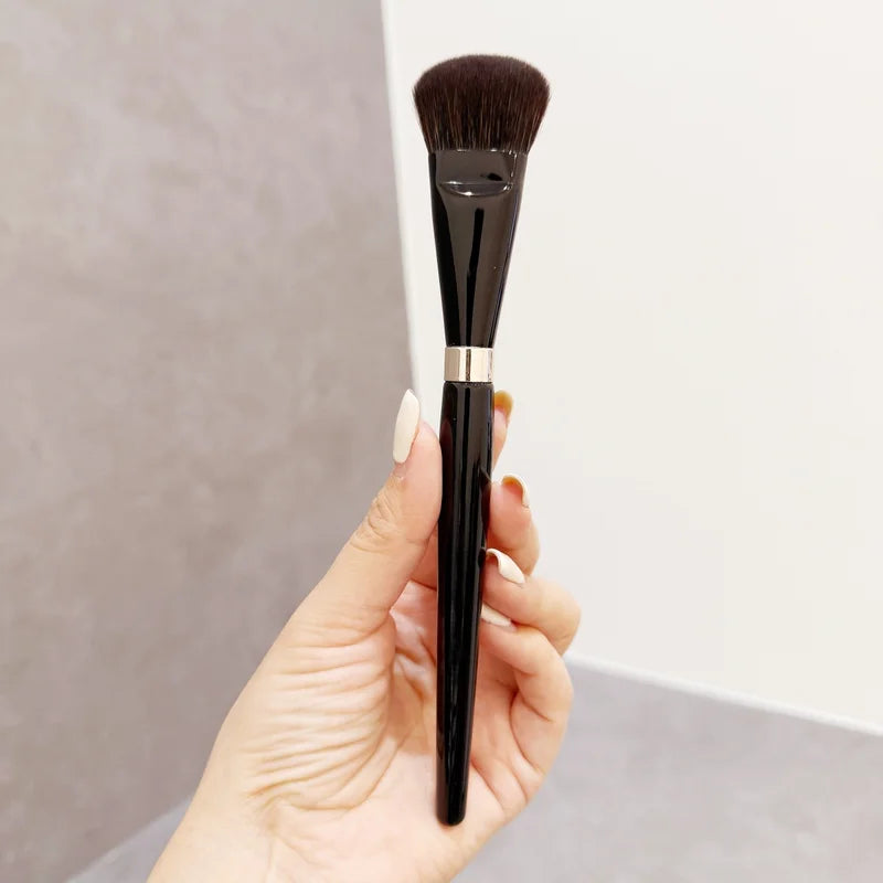 Angled Foundation Brush for Cream and Liquid Makeup - Soft Synthetic Hair