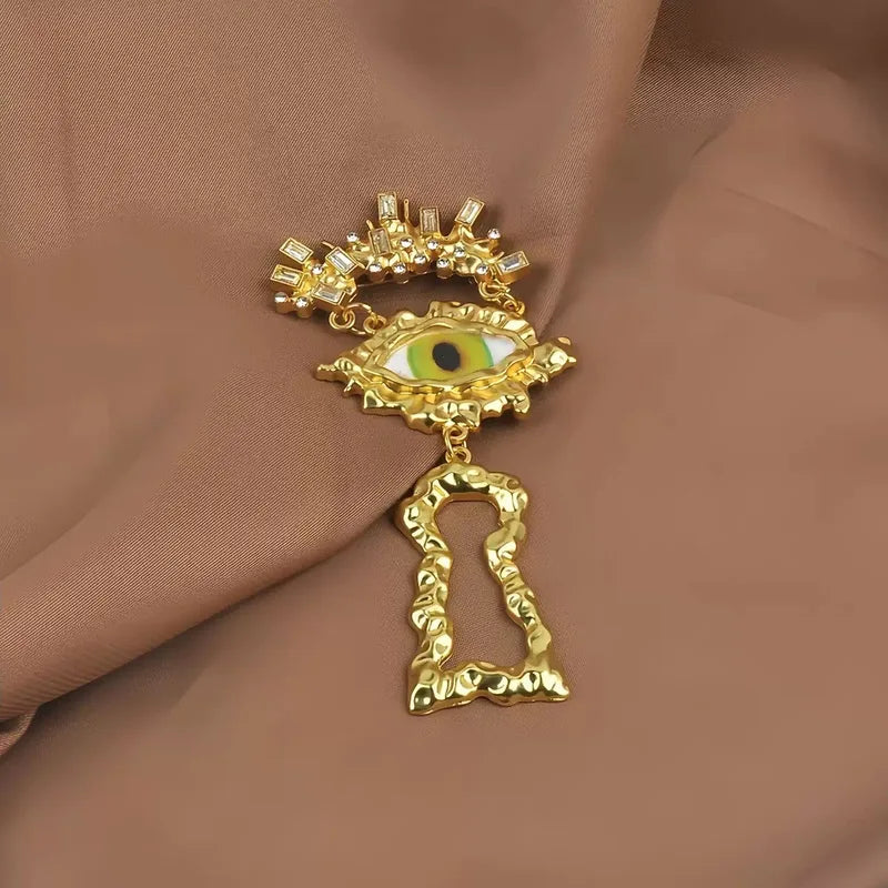 Vintage Devil Eye Badge Brooch Costume Accessory Halloween Cosplay Pin