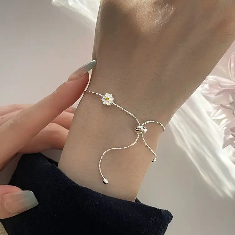 Sterling Silver Daisy Bead Bracelet for Women – Small Floral Jewelry Gift