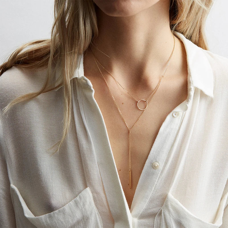 Minimalist Round Pendant Necklace for Ladies with Pearl and Leaf Design - Long Chain Jewelry Gift