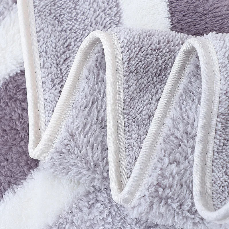 Ultra Soft Water Absorbing Quick Dry Bath Towel for Families and Beaches