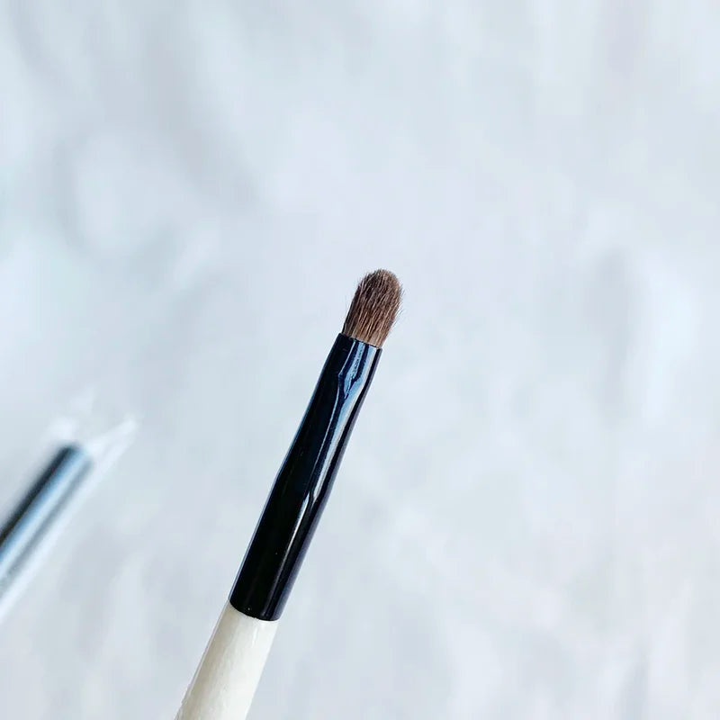 Retractable Lip Brush for Precise Lipstick & Gloss Application Travel Makeup Tool