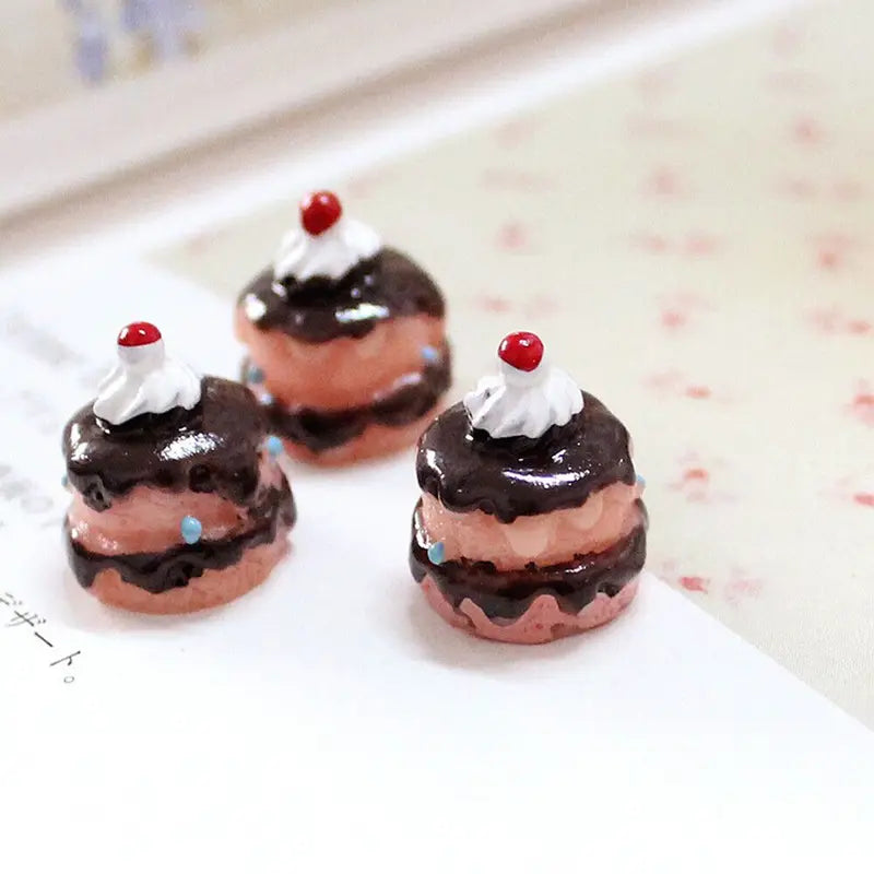 Mini Dollhouse Cake Set - 6 Resin Dessert Cupcakes for Doll Food Play