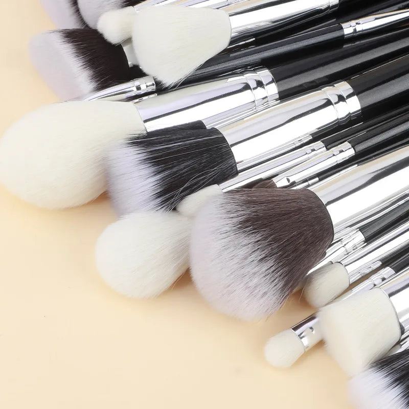 25-Piece Makeup Brush Set for Face & Powder - Suitable for Beginners & Pros
