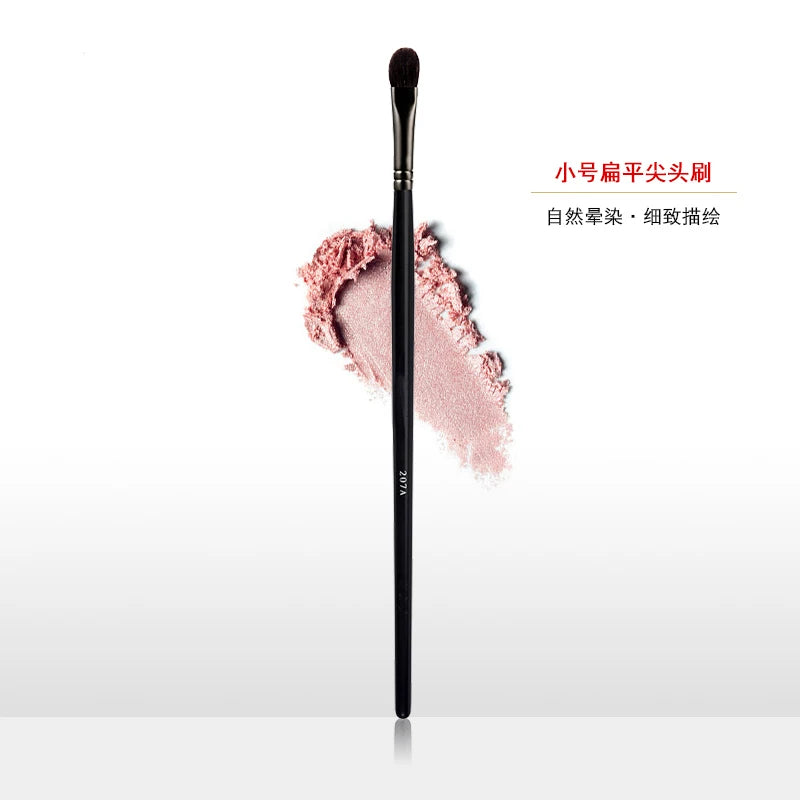 Small Eyeshadow Brush - Fluffy Wool Makeup Tool for Precise Eye Makeup