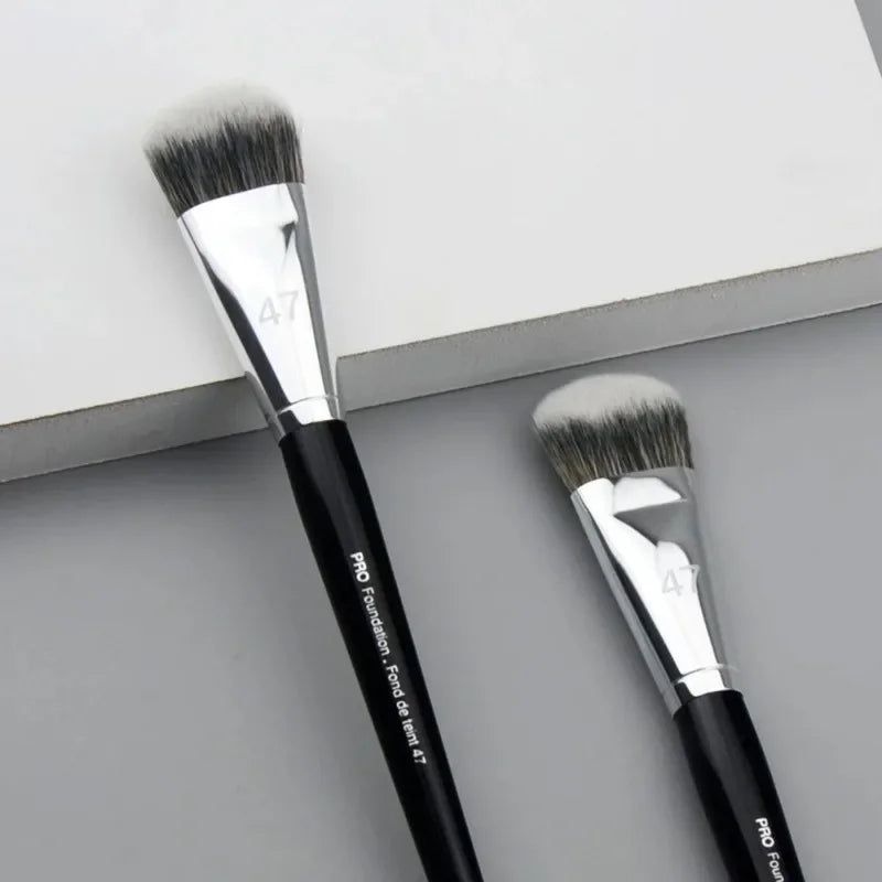 Professional Foundation Brush with Broom Head for Liquid & Face Makeup