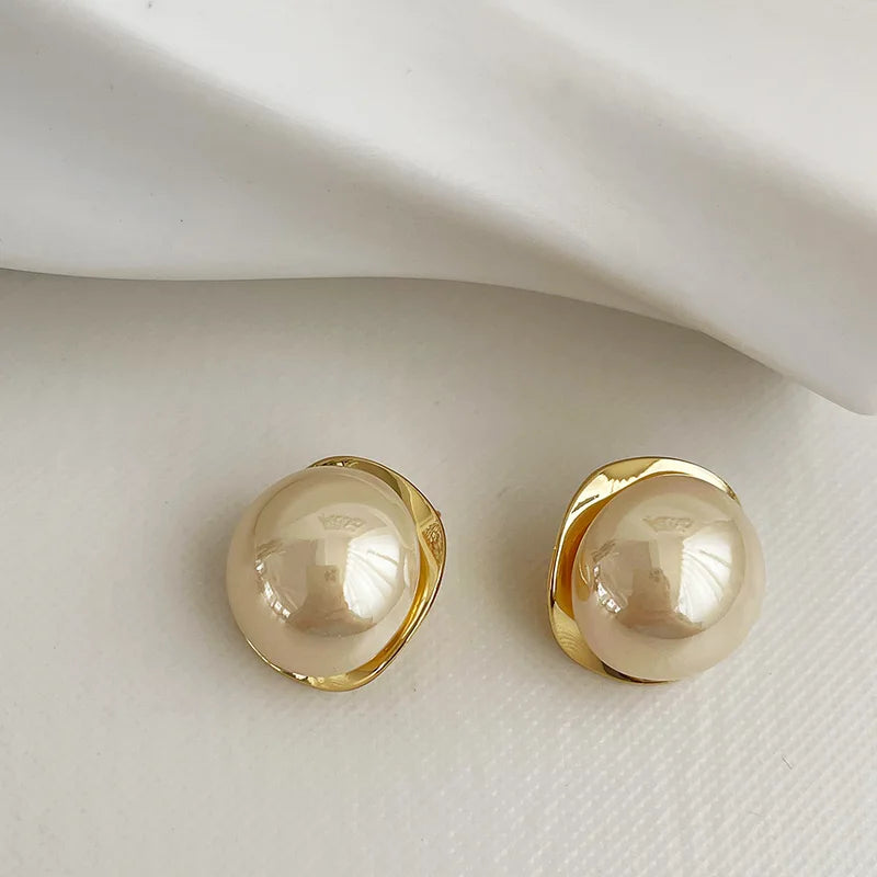 Light Luxury Pearl Stud Earrings for Women - Elegant Gold Metal Jewelry