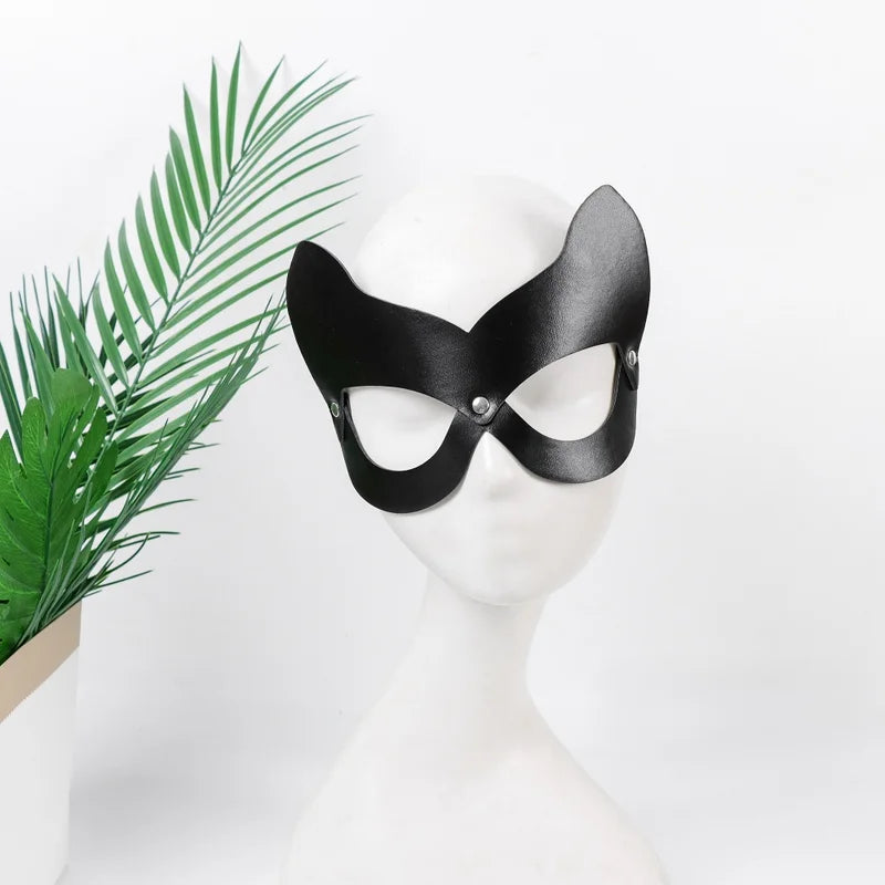 Edgy Cat Girl Rivet PU Half Face Mask for Halloween Cosplay Party