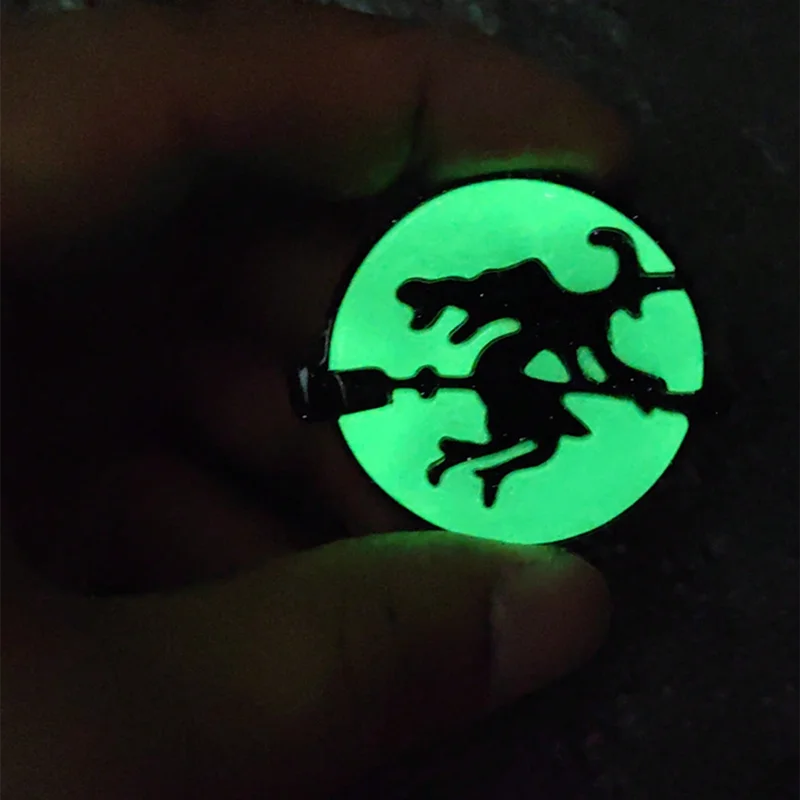 Halloween Night Light Acrylic Bat Brooch Set for Women – Trendy 2024 Accessories