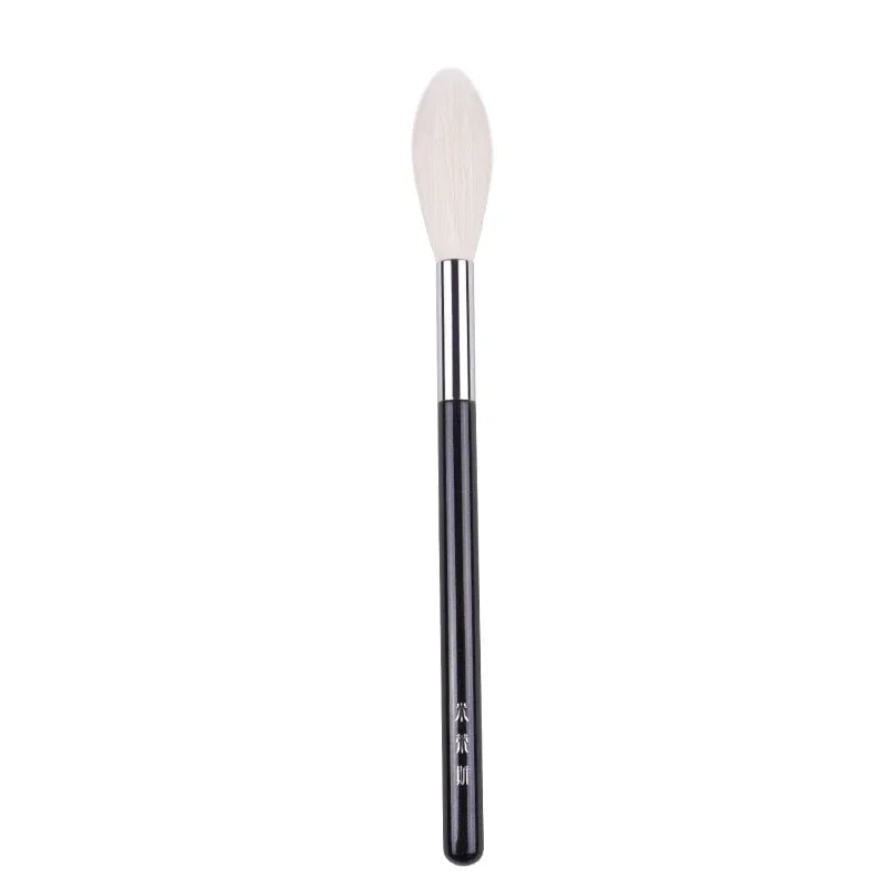 Large Pro Blending Makeup Brush for Powder Application - Soft Bristles