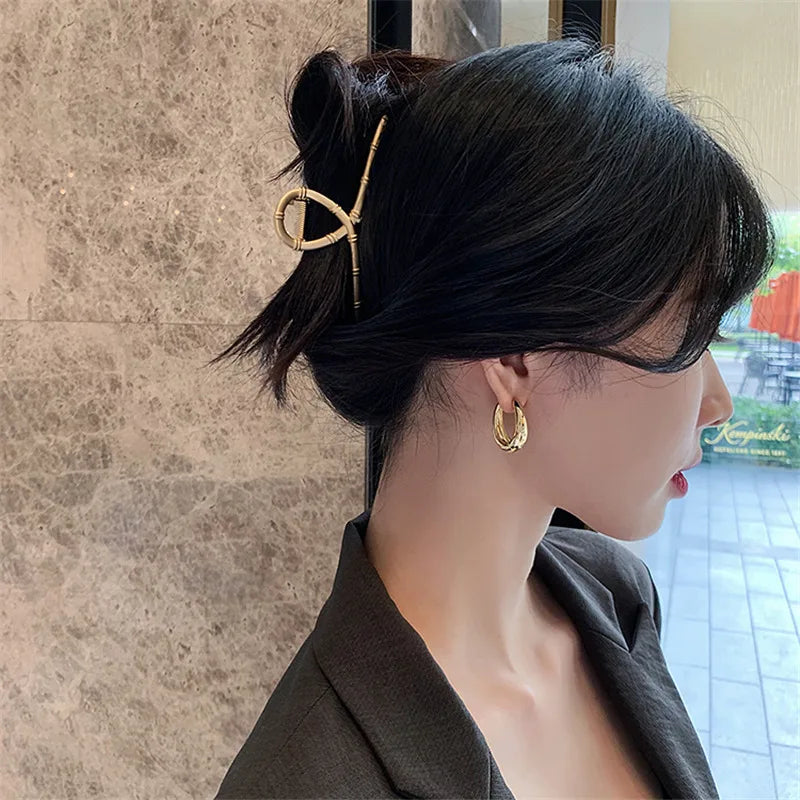 Fashion Metal Drop Earrings for Women Vintage Hoop Jewelry Trend 2024