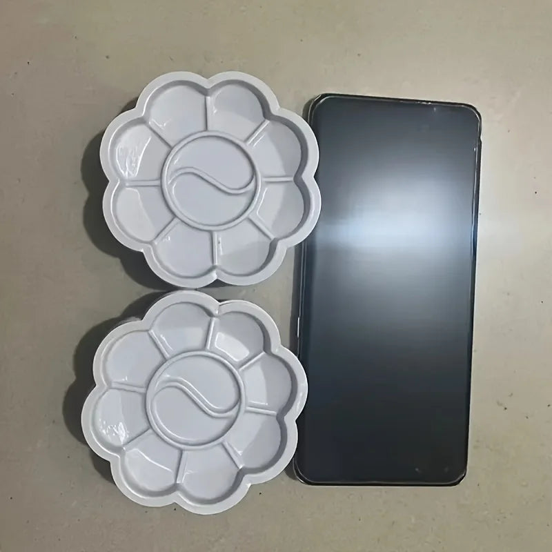 Mini Flower-Shaped Plastic Palette Set for Watercolor & Acrylic Painting - 30 Pack