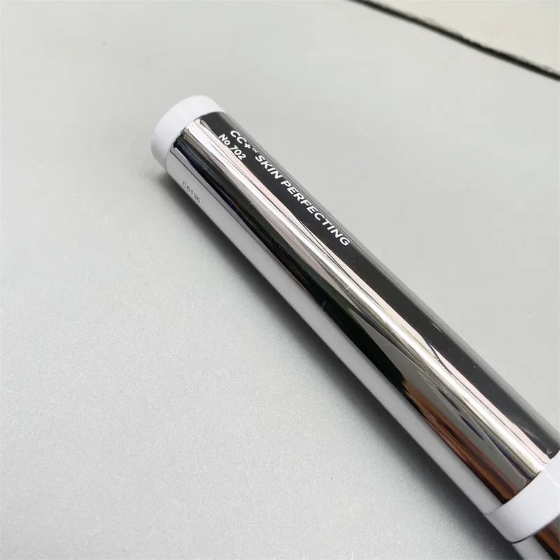 Luxury Skin-Smoothing Makeup Brush with Collagen Infused Hair - Pro-Quality Face Tool