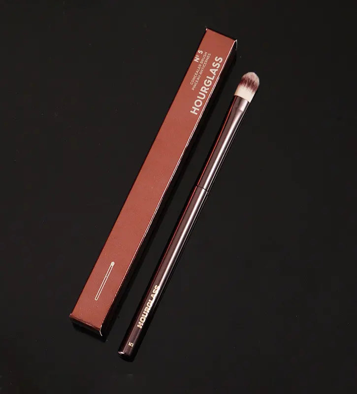 Professional Makeup Concealer Brush with Metal Handle - Eyeshadow & Nose Detail Tool