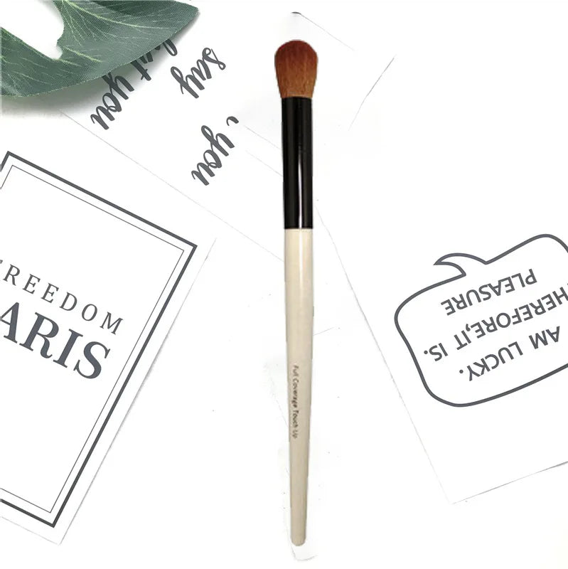 Concealer Makeup Brush with Solid Wood Handle - Face Cosmetic Tool
