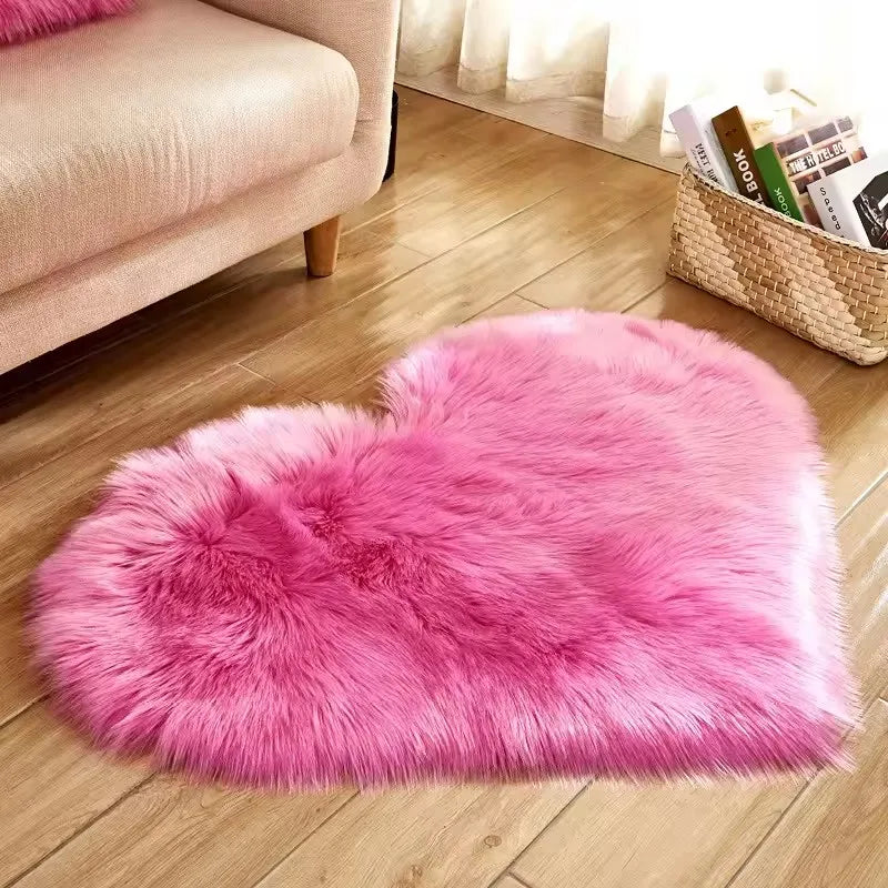 Small Heart Shaped Fluffy Faux Wool Rug for Living Room and Bedroom