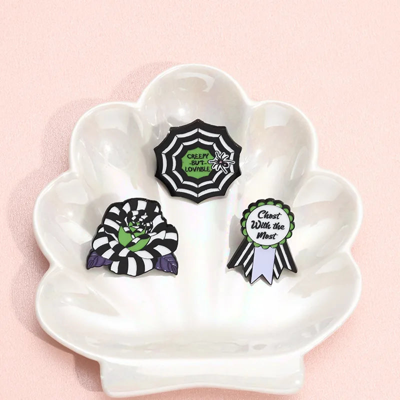 Halloween Skull Brooch Pin Set with Spooky Heart Couple Design Jewelry Gift