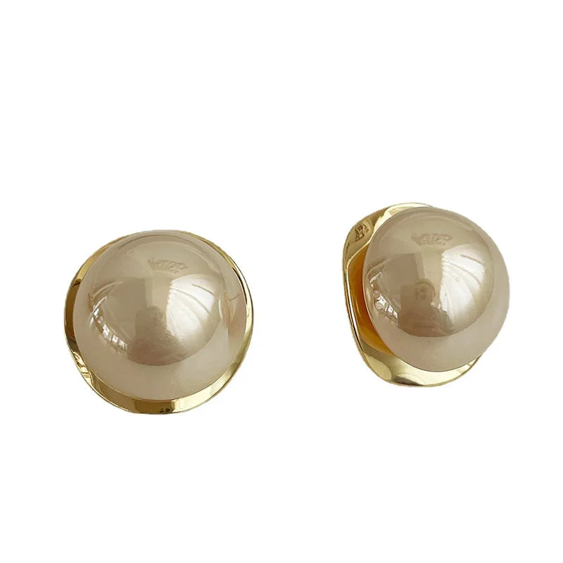 Light Luxury Pearl Stud Earrings for Women - Elegant Gold Metal Jewelry