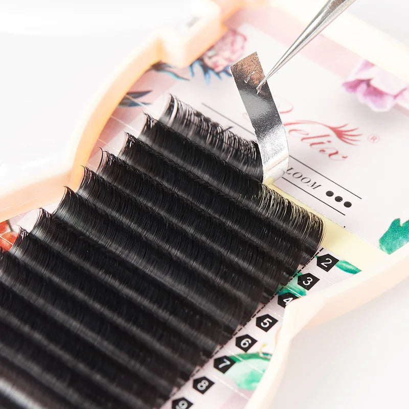 Mega Volume Eyelash Extensions - Natural Look, Easy Fan Application