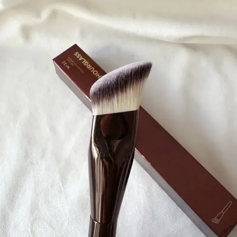 Oblique Foundation Brush #22 - Sloped Wedge Makeup Brush for Face & Concealer