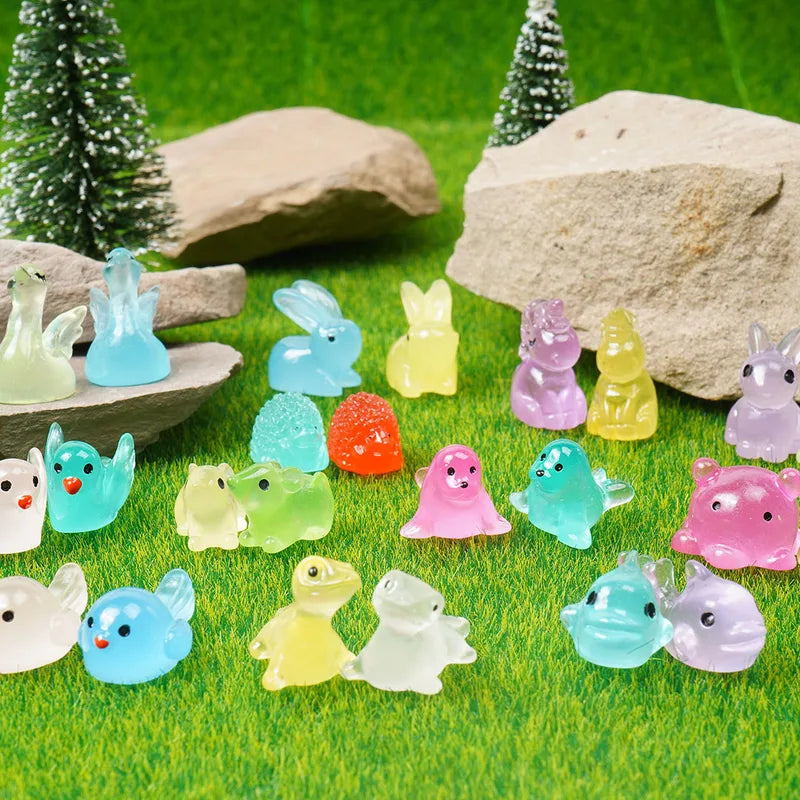 50 PCS Luminous Mini Resin Animal Figures Tiny Glow-in-The-Dark Miniatures