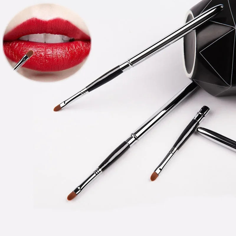 Portable Lip Gloss Brush Pen with Metal Handle and Protective Cap - Makeup Tool