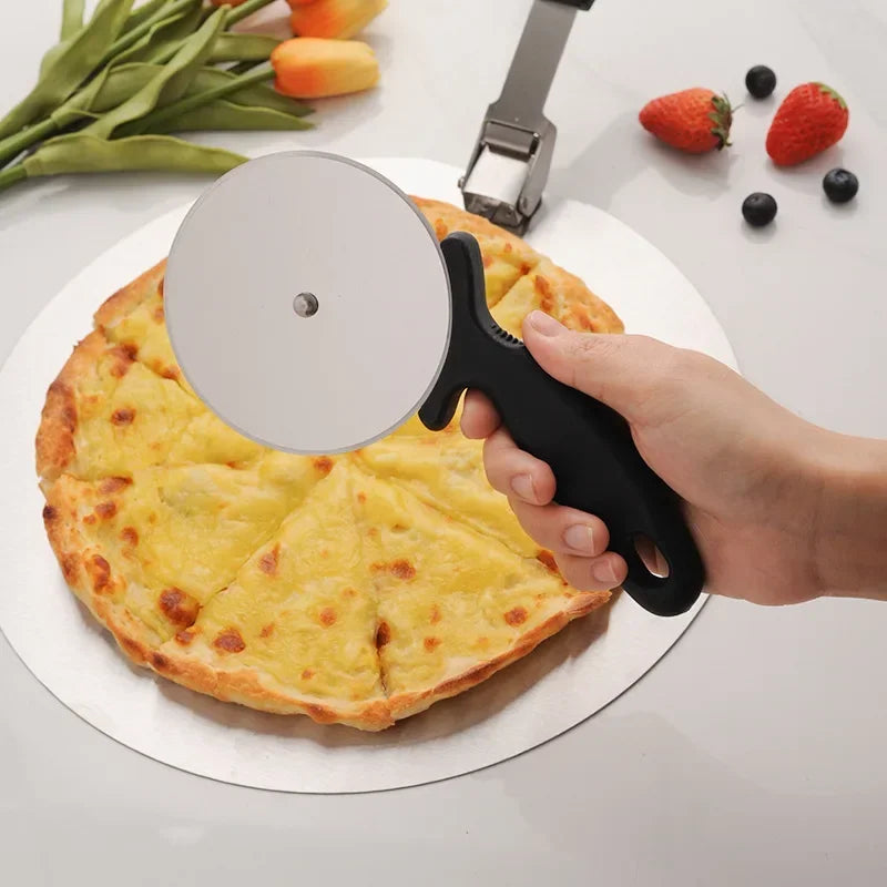 Stainless Steel Pizza Cutter Wheel with Handle - 18cm Kitchen Utensil