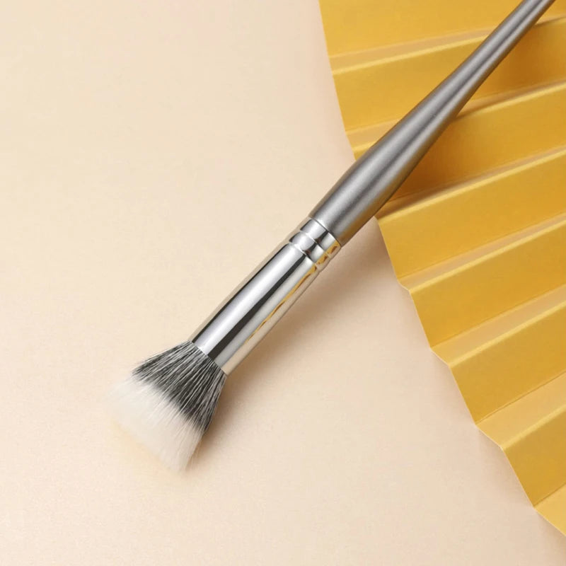 Professional Handmade Makeup Brush - Blush & Highlighter Flat Top with Saikoho Goat Hair & Synthetic Fiber