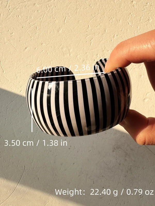 Retro Black and White Geometric Resin C-Shaped Wide Open Bangle Jewelry for Women