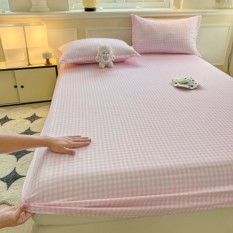 Plaid Style Fitted Bed Sheet - Skin-Friendly, Elastic Bed Cover for Kids & Teens