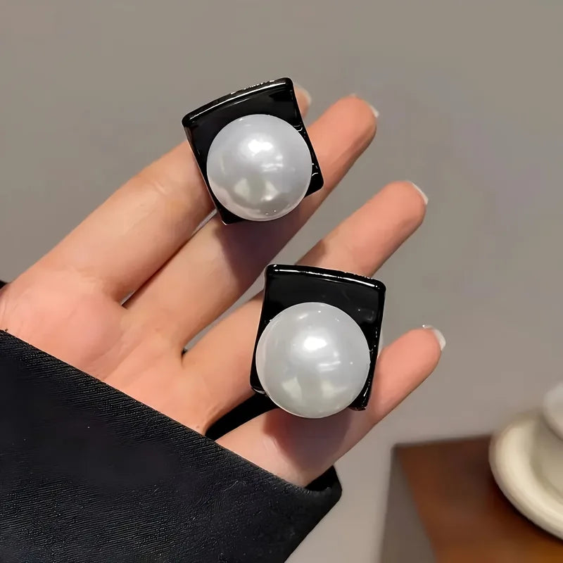 2pcs Pearl Hair Accessories with Strong Grip - Elegant Versatile Headwear