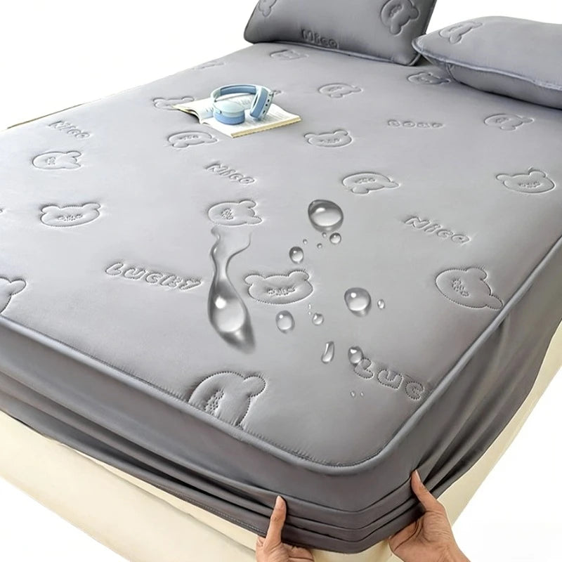 Waterproof Queen Mattress Protector with Elastic Band - Quilted, Breathable, Anti-Mite Bed Cover