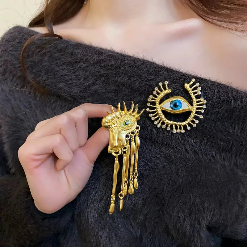 Vintage Devil Eye Badge Brooch Costume Accessory Halloween Cosplay Pin