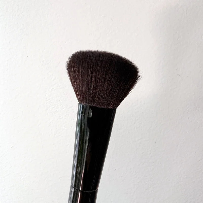 Dual-Ended Makeup Brush for Concealer, Sculpt, and Blush - Soft Synthetic